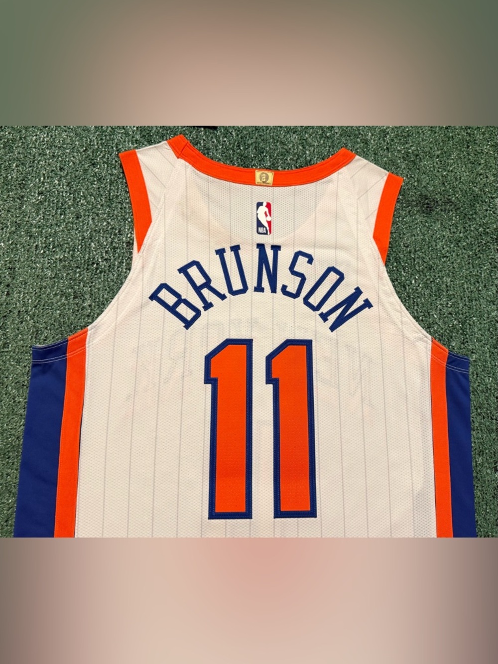 Authentic Jalen Brunson New York Knicks White City Edition Jersey Size 44/M - Picture 12 of 16